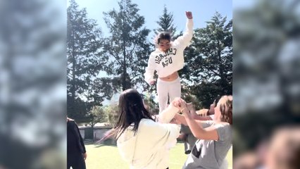 La « Superman Dance », ce nouveau défi dangereux interdit dans plusieurs lycées