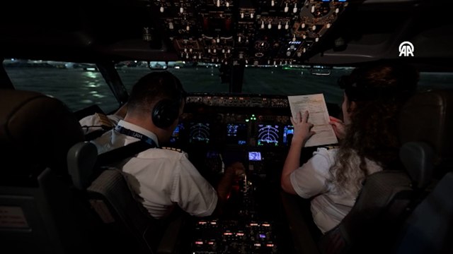 Bir Boeing'in kokpitinden bir uçuşun zorlu süreci