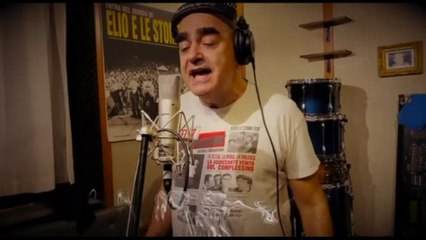 Il regalo di Natale di Elio e le Storie Tese è una trincea portatile