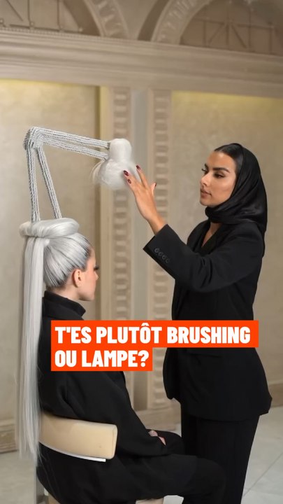 Tout est possible dans les mains d'Atefe Kabiri, une coiffeuse iranienne qui défie les lois de la coiffure pour en faire tout et n'importe quoi.