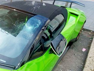 £250k Lamborghini gets smashed up on TikTok