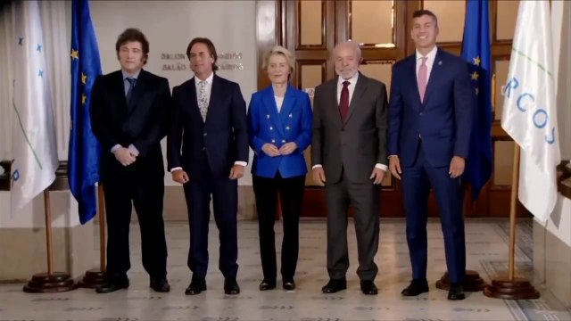 La cumbre de presidentes arrancó tras la tradicional Foto de familia de los mandatarios reunidos en Montevideo
