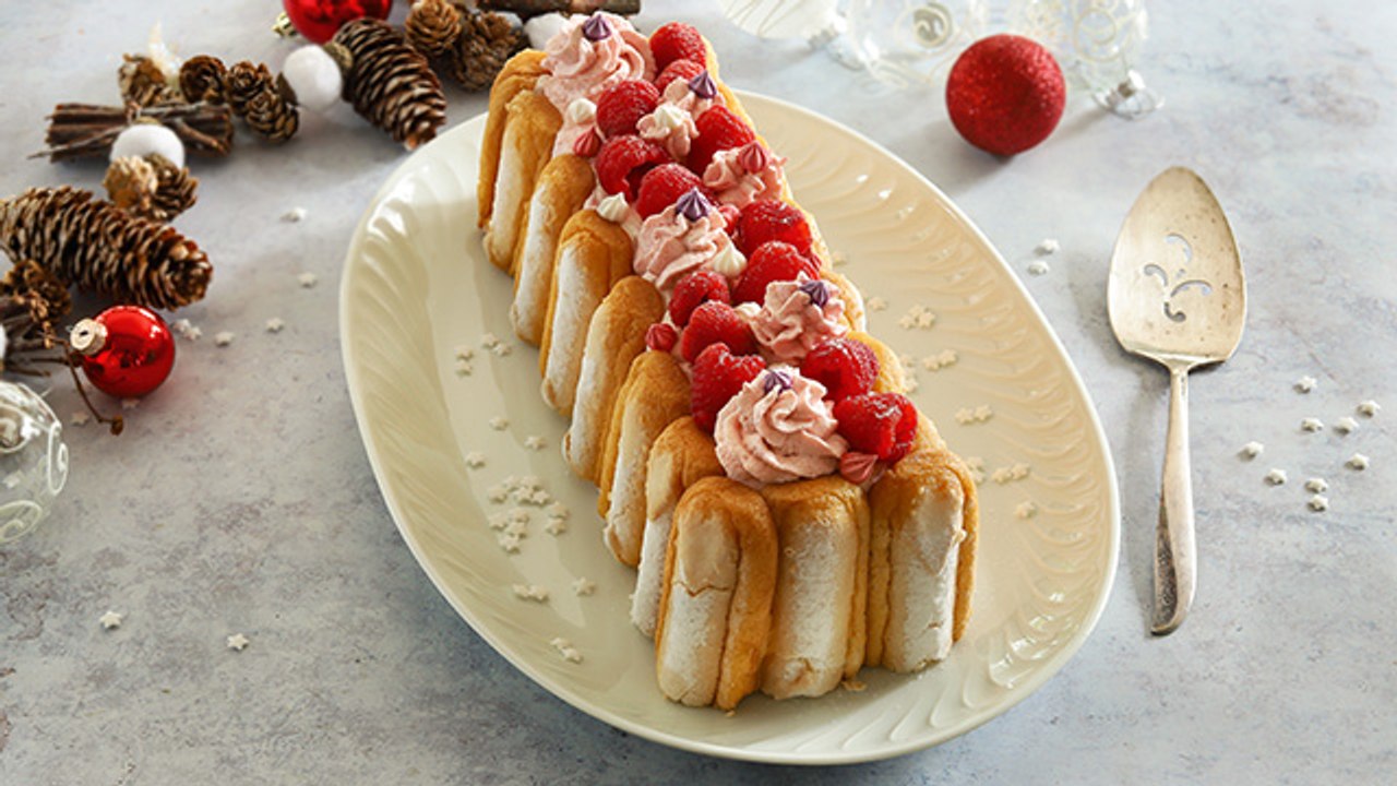 Bûche de Noël façon charlotte aux framboises