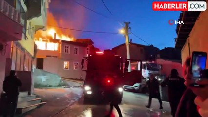 Bursa'da Yangın: 3 Ev Kullanılamaz Hale Geldi
