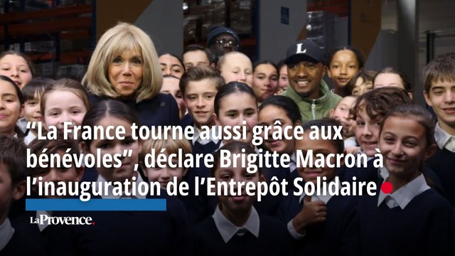 “La France tourne aussi grâce aux bénévoles”, déclare Brigitte Macron à l’inauguration de l’Entrepôt Solidaire