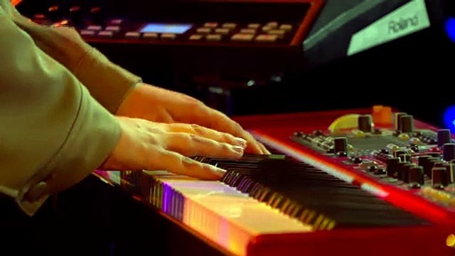 Louane - Secret (Live) - Le Grand Studio RTL