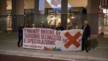 Nuovo blitz nella notte di Salviamo Firenze, illuminati i cantieri di Belfiore e Student Hotel