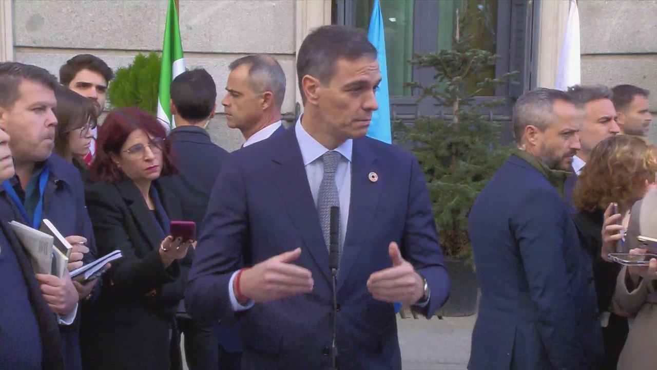 Sánchez aboga por reformar la Constitución para "blindar" derechos ante el avance reaccionario