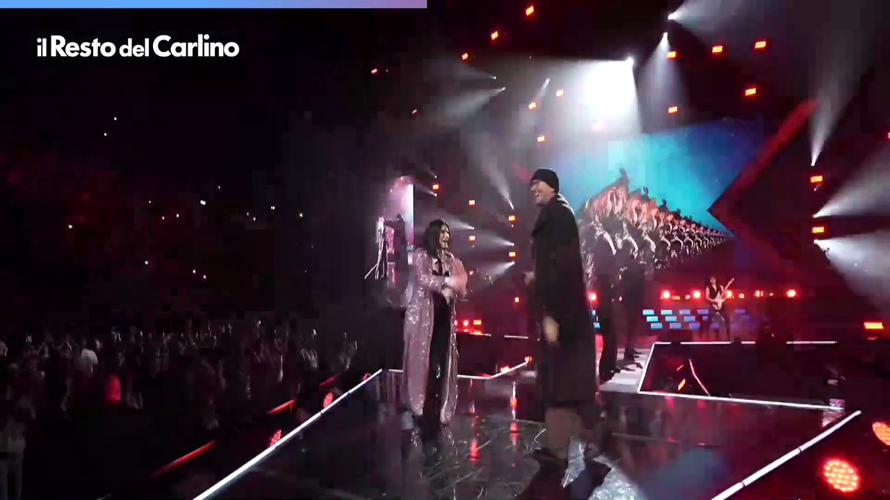 Laura Pausini in concerto, l'abbraccio con Biagio Antonacci