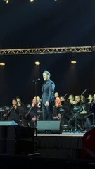 #كاظم_الساهر يبدأ حفله في دبي بأغنية "زيديني عشقاً" 🎶