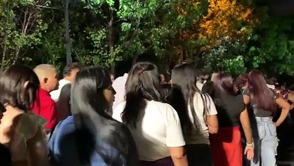 Largas filas para entrar al concierto de Ana Gabriel