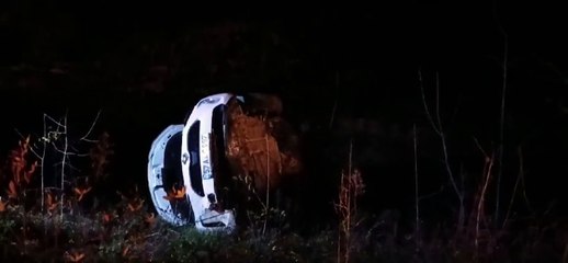 Otomobil tarlaya uçtu