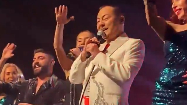 Serdar Ortaç ev hapsi sonrası ilk konserini verdi