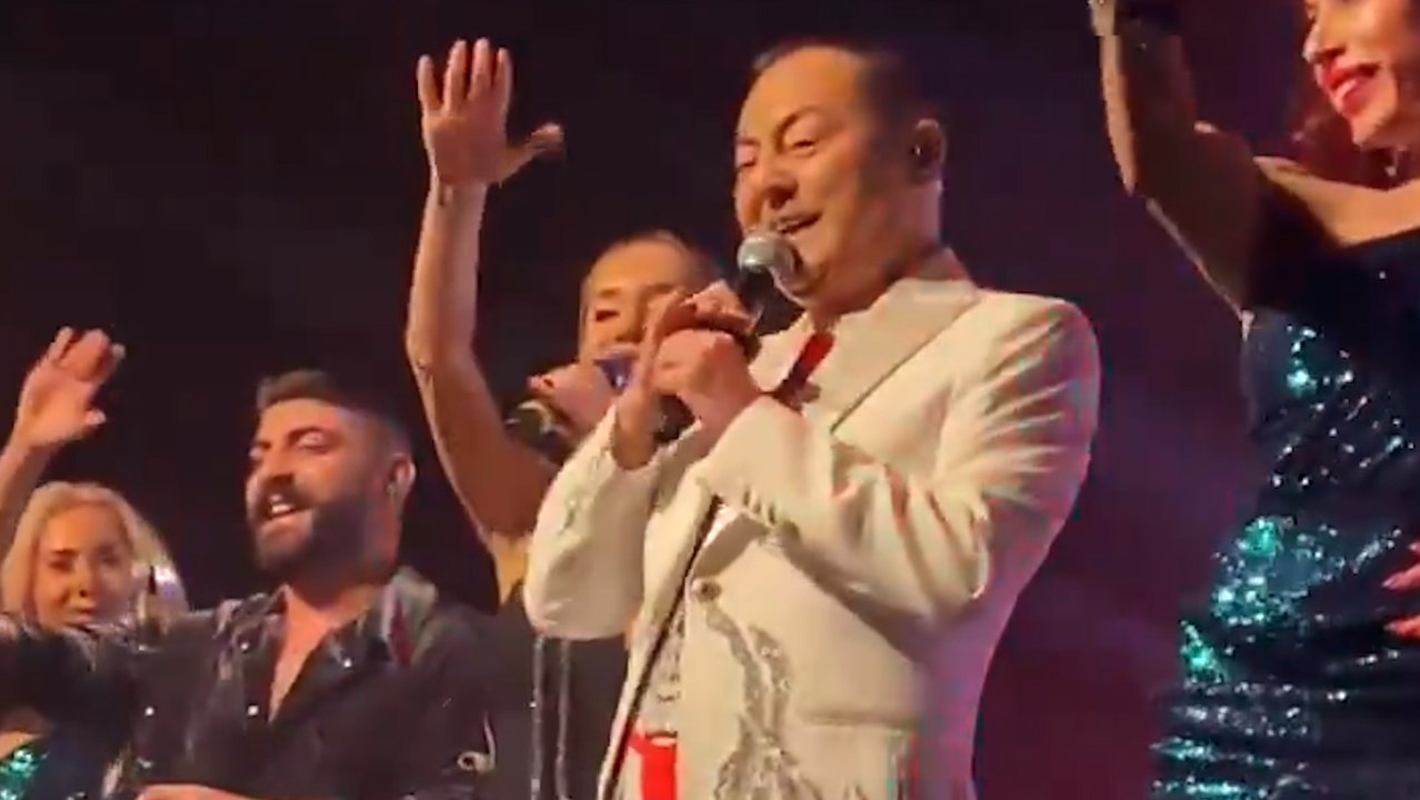 Serdar Ortaç ev hapsi sonrası ilk konserini verdi