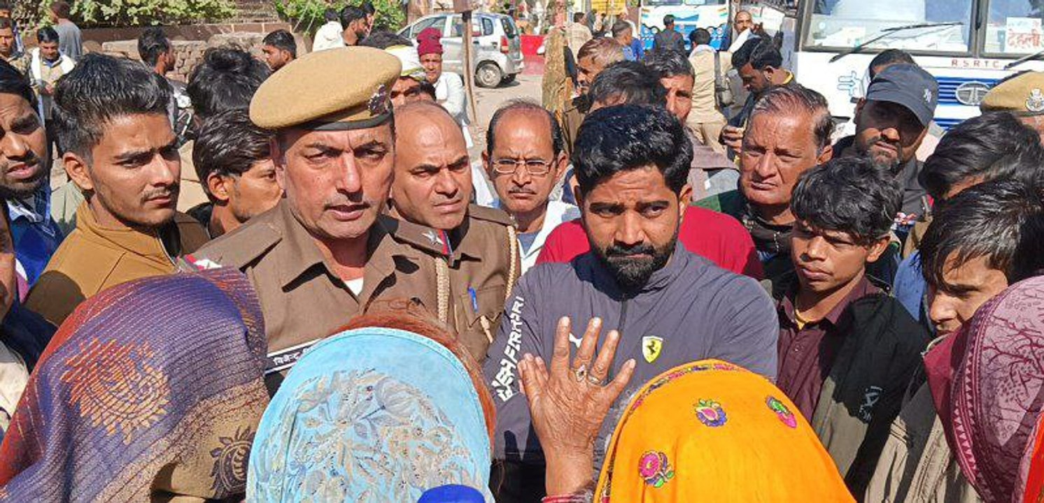 पानी की समस्या को लेकर वार्ड 19 की महिलाओं ने ल...