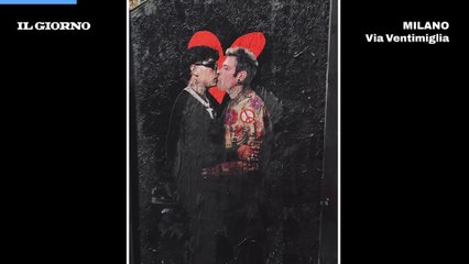 Milano, il bacio tra Fedez e Tony Effe
