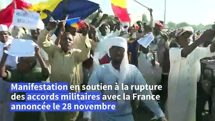 "Tchad hourra, France barra": manifestation pour le départ des troupes françaises à N'Djamena