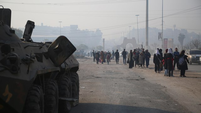 Los rebeldes sirios toman Hama y avanzan hacia Homs