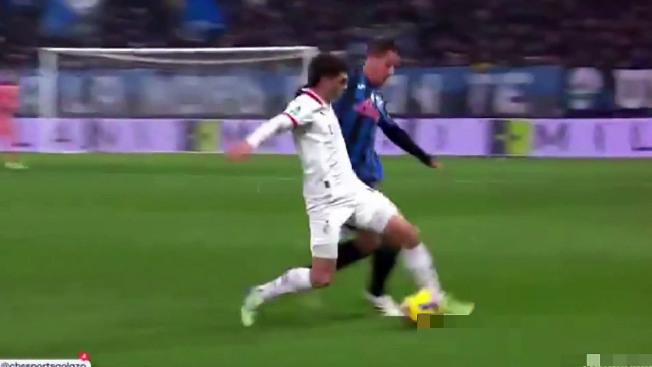 Christian Pulisic leaving pitch with INJURY vs Atalanta - Pulisic injury UPDATE -AC Milan v Atalanta