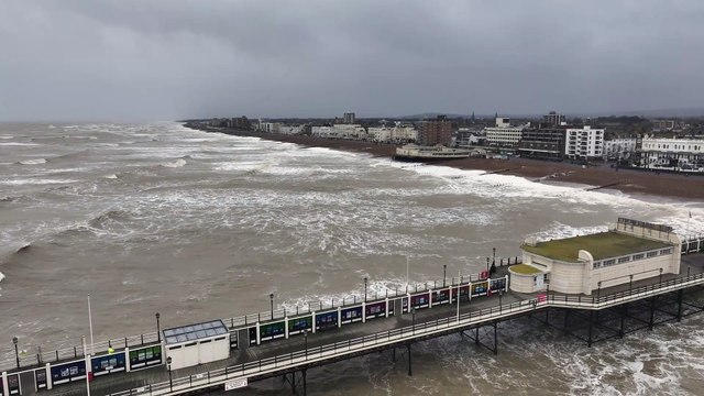 Storm Darragh at Worthing Pier