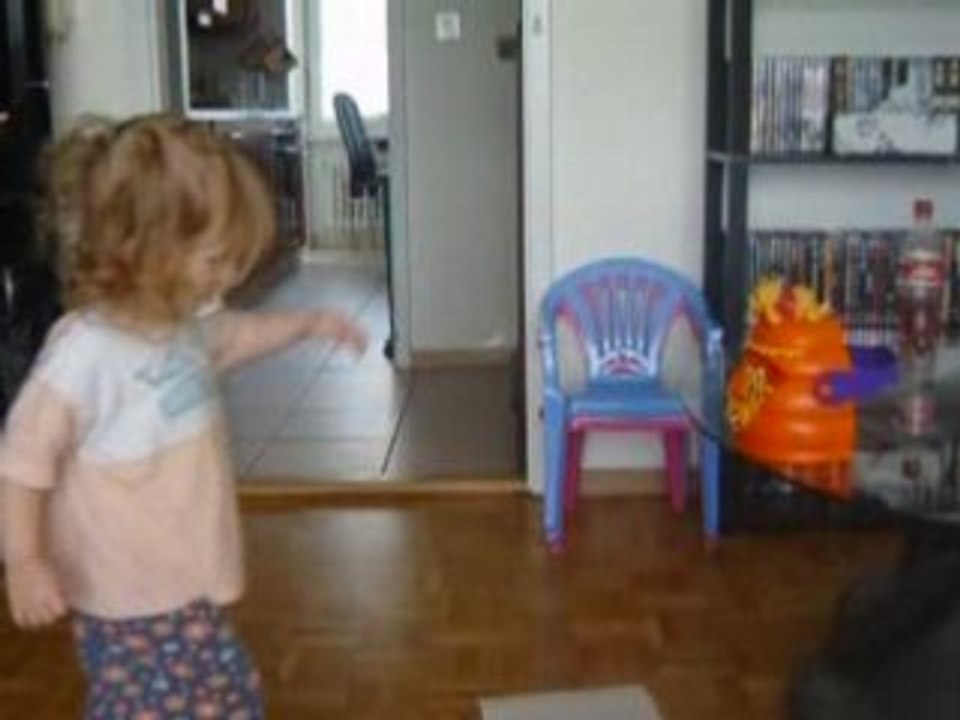 Sam pete les bulles avec technik