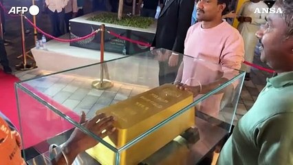 Dubai, presentato il lingotto d'oro piu' grande del mondo