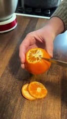 Cette astuce pour découper une clémentine est stylée