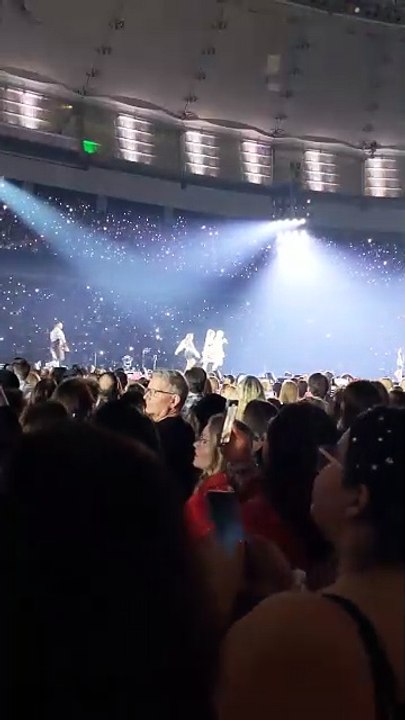 Style - Taylor Swift at BC Place on December 6, 2024 in Vancouver, Canada