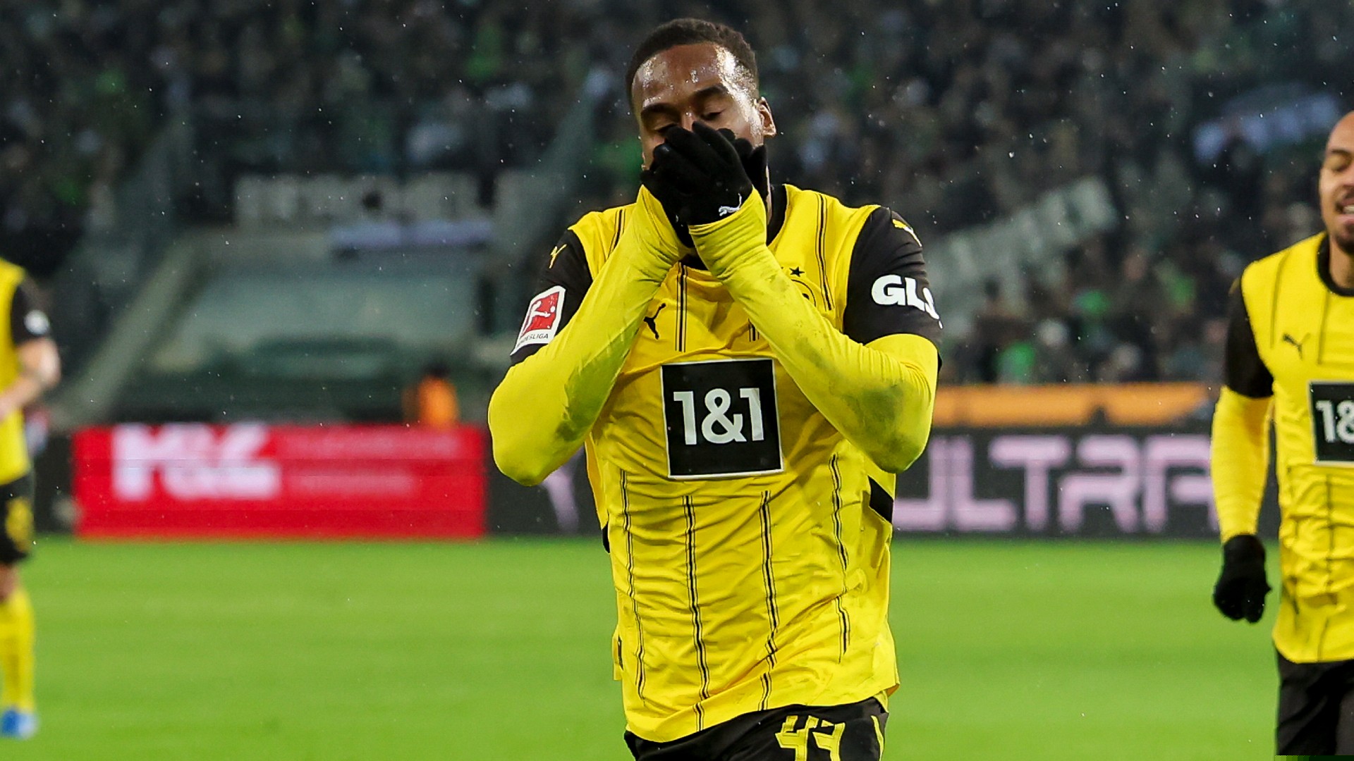 Borussia Moenchengladbach v Borussia Dortmund