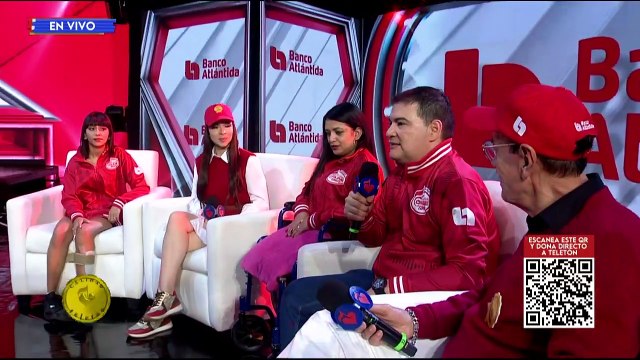 Hondureñas que son atendidas por Teletón recibirán apoyo para su emprendimiento de uñas