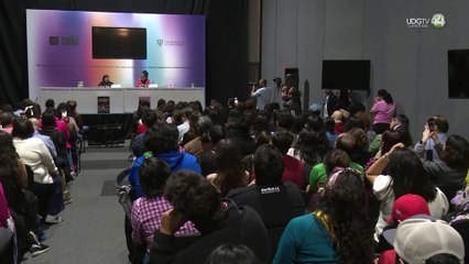 Magali Ortega presenta la segunda parte del libro "Chismecito literario" en la FIL