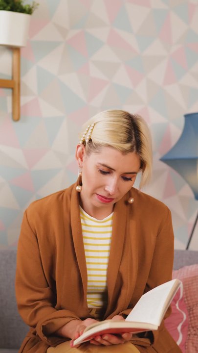 Edible lipstick is real?! 😍 Perfect parent hacks!