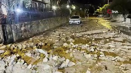 Sağanak yağışlar vurdu, tatil cenneti sulara gömüldü