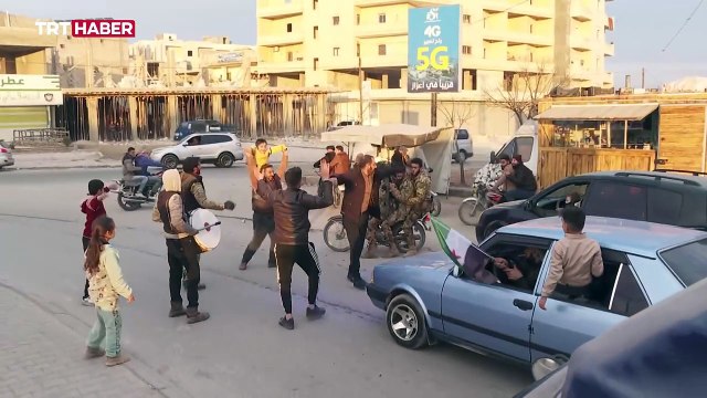 Suriye halkı Baas rejiminin devrilmesini kutluyor