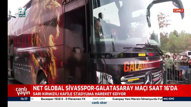 Galatasaray Sivasspor maçı için otobüse biniyor