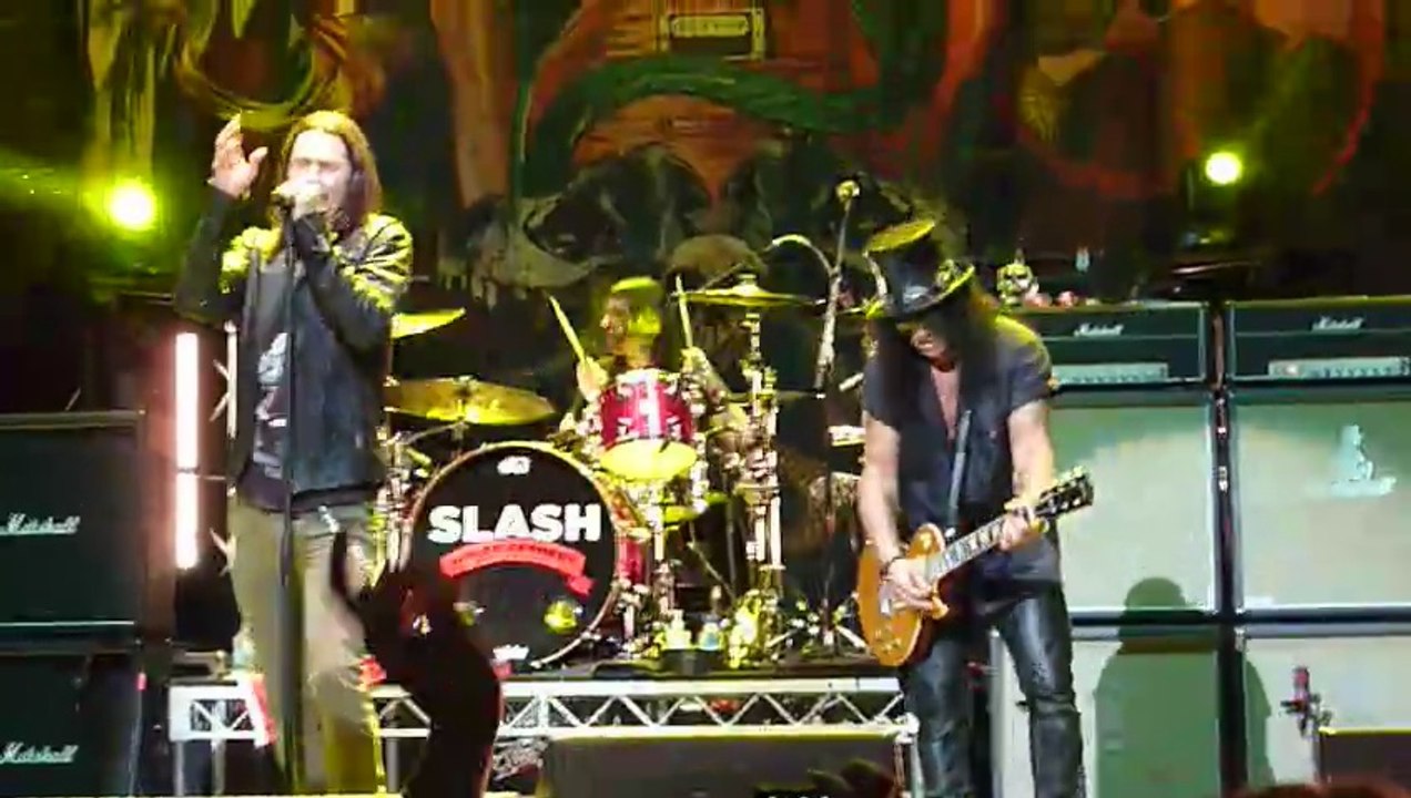 Slash and Myles Kennedy - Sweet Child O Mine