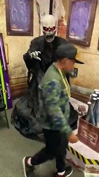 Amazing Halloween . Tag someone would love to see this colors for more Credit dm please For any copyright please contact us for removal......#halloween #spooky #horror (2)