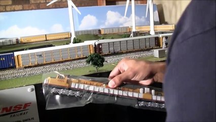 Review of DDA40X from Athearn is here in HO scale!