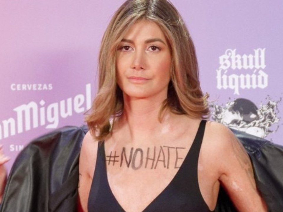 Auftritt in Unterwäsche: Stephie Stark setzt Zeichen gegen Hass