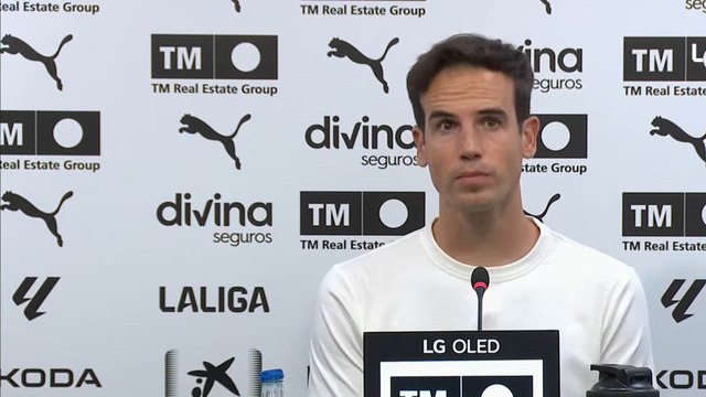 RUEDA de PRENSA del DT de JAMES RODRÍGUEZ, ÍÑIGO PÉREZ