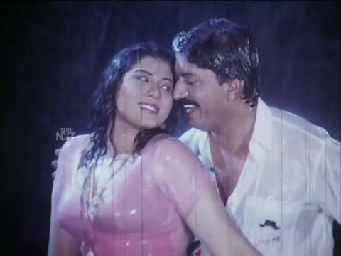 Anjana and Devraj Hot Wet Song from Looti Gang