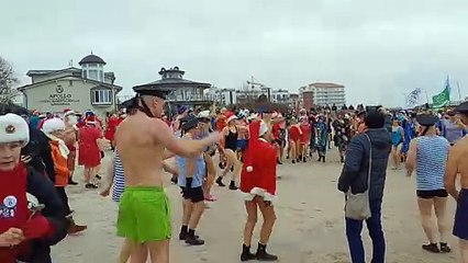 Kąpiel morsów Darłowo - 20-lecie Darłowskich Twardzieli