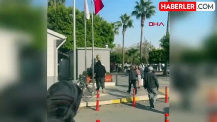 Mersin'de Atatürk Büstüne Saldırı: Şüpheli, 'Ara Polisi' Dedikten Sonra Kaçtı