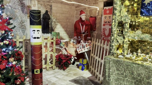 Natale, nelle vie del centro storico di Bitonto la Christmas Edition de Le Strade dei Fiori”