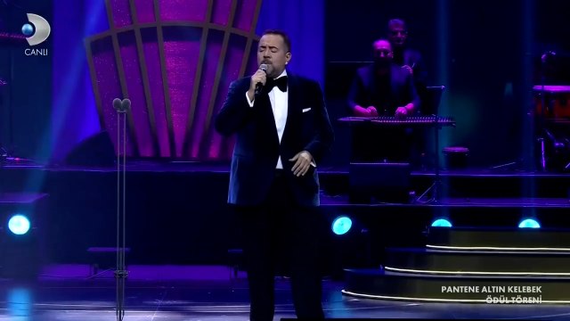 Ata Demirer, 50. Pantene Altın Kelebek Ödül Töreni’nde