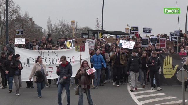 Namur : manifestation des élèves et professeurs du qualifiant