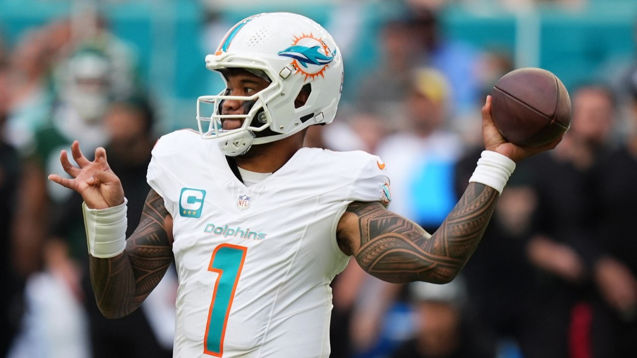 Dolphins Keep Playoff Hopes Alive in Thrilling Win Over Jets