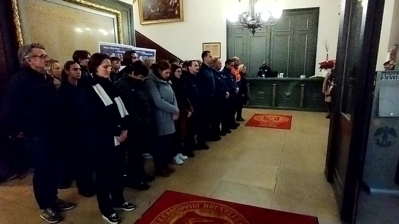 Une minute de silence observée à la Ville de Bruxelles en hommage aux policiers décédés