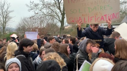 Namur | Manifestation contre la réforme du qualifiant à l'IATA