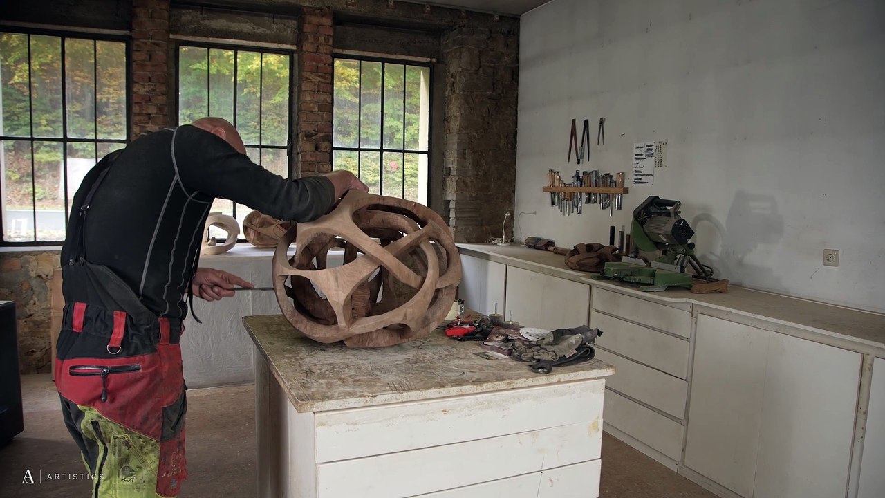 Wouter van der Vlugt I Abstract wood sculptures